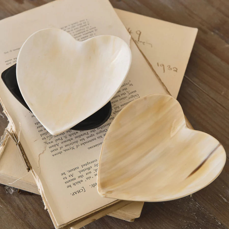 Ankolelovehearttrinketdish.webp