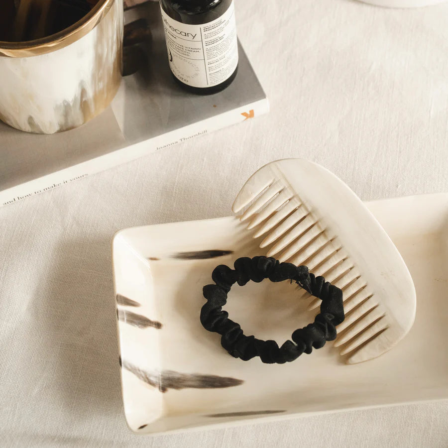 Ankoletrinkettrayoblongwithcomb.webp