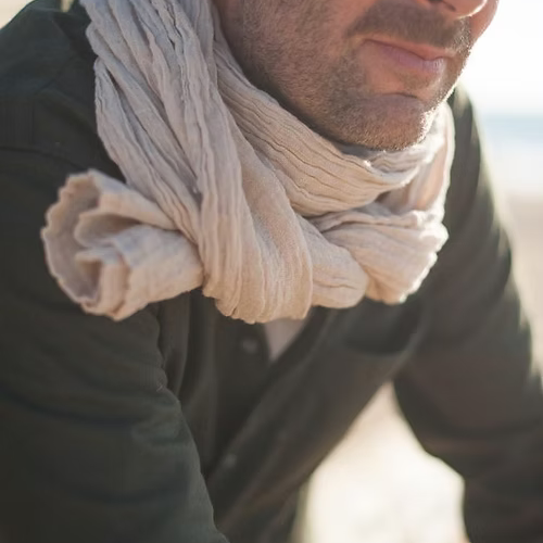 men_sscarf-GrisPearl2.avif